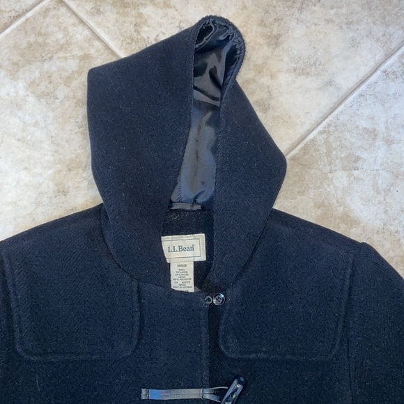 L.L. Bean Wool Blend Pea Coat.  Size XS.  Toggle Buttons - Picture 3 of 10
